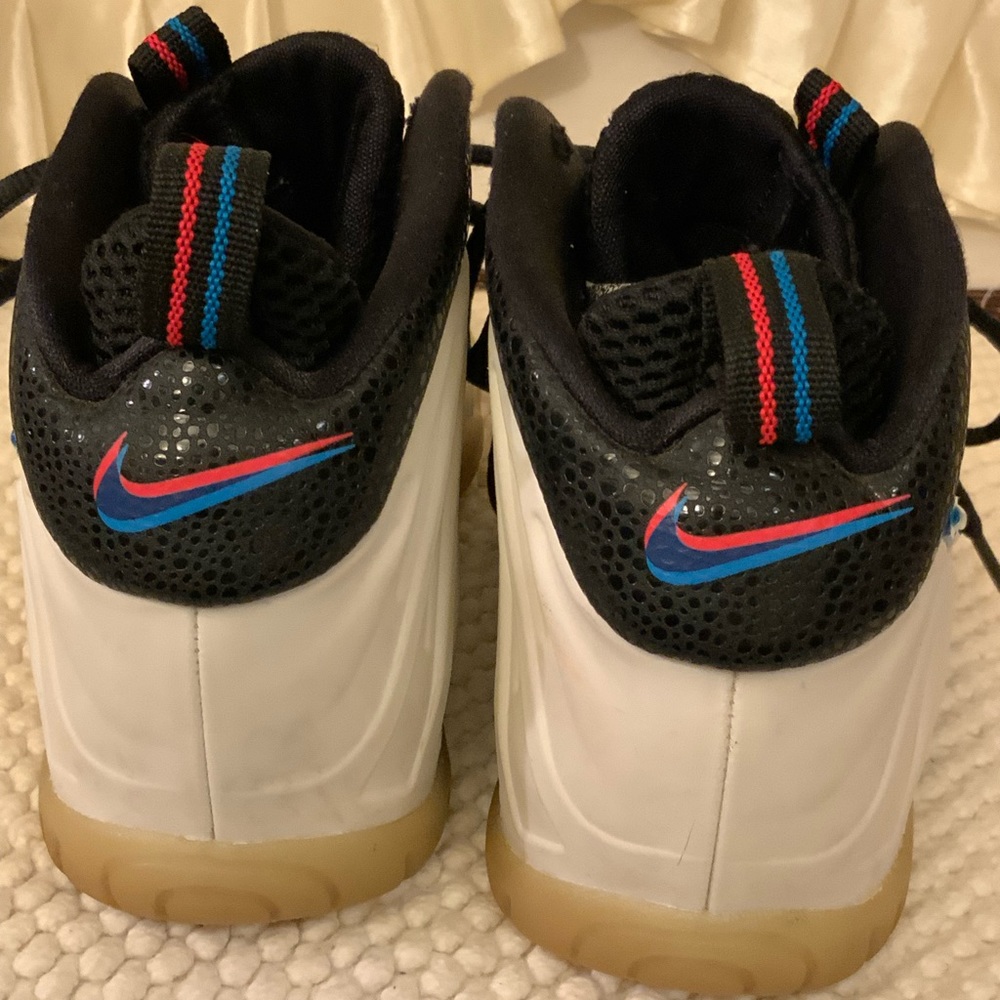 NIKE - Picture 5 of 8
